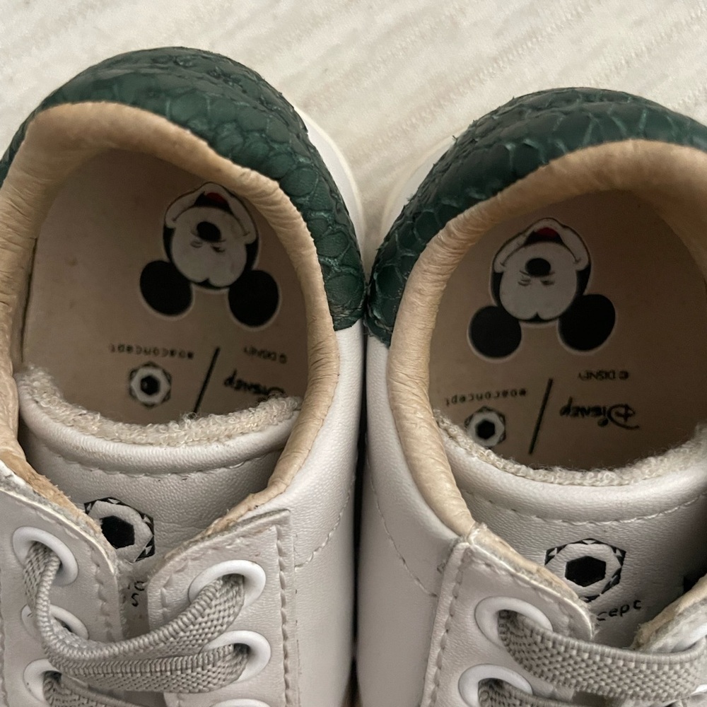MOA MASTER OF ARTS Disney Mickey Mouse Sneakers - Picture 2 of 6